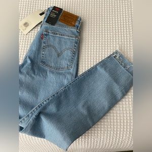 Levi Wedgie Icon Jean